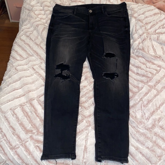 American Eagle 16 Short - Picture 2 of 7